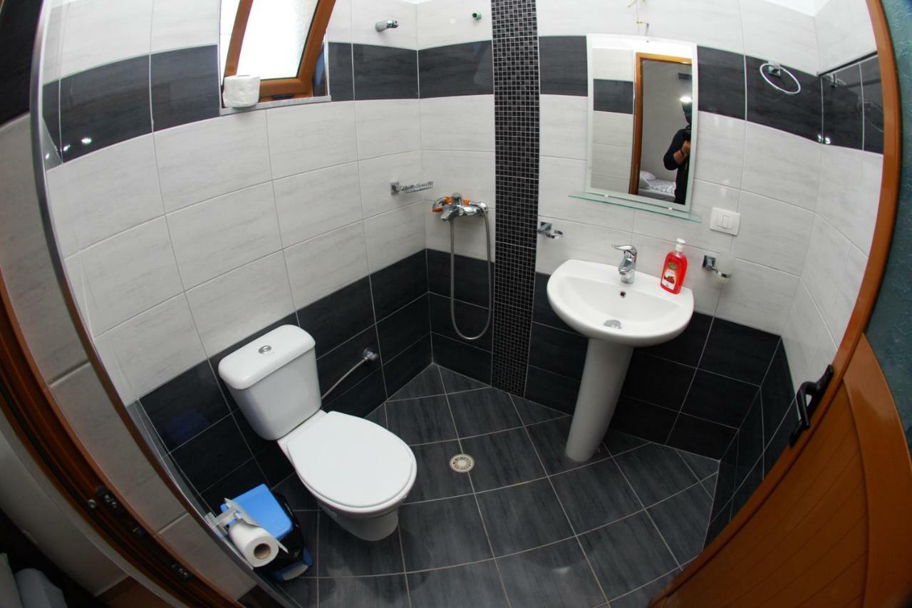 Vila Ronaldo Appartamento Ksamil Esterno foto