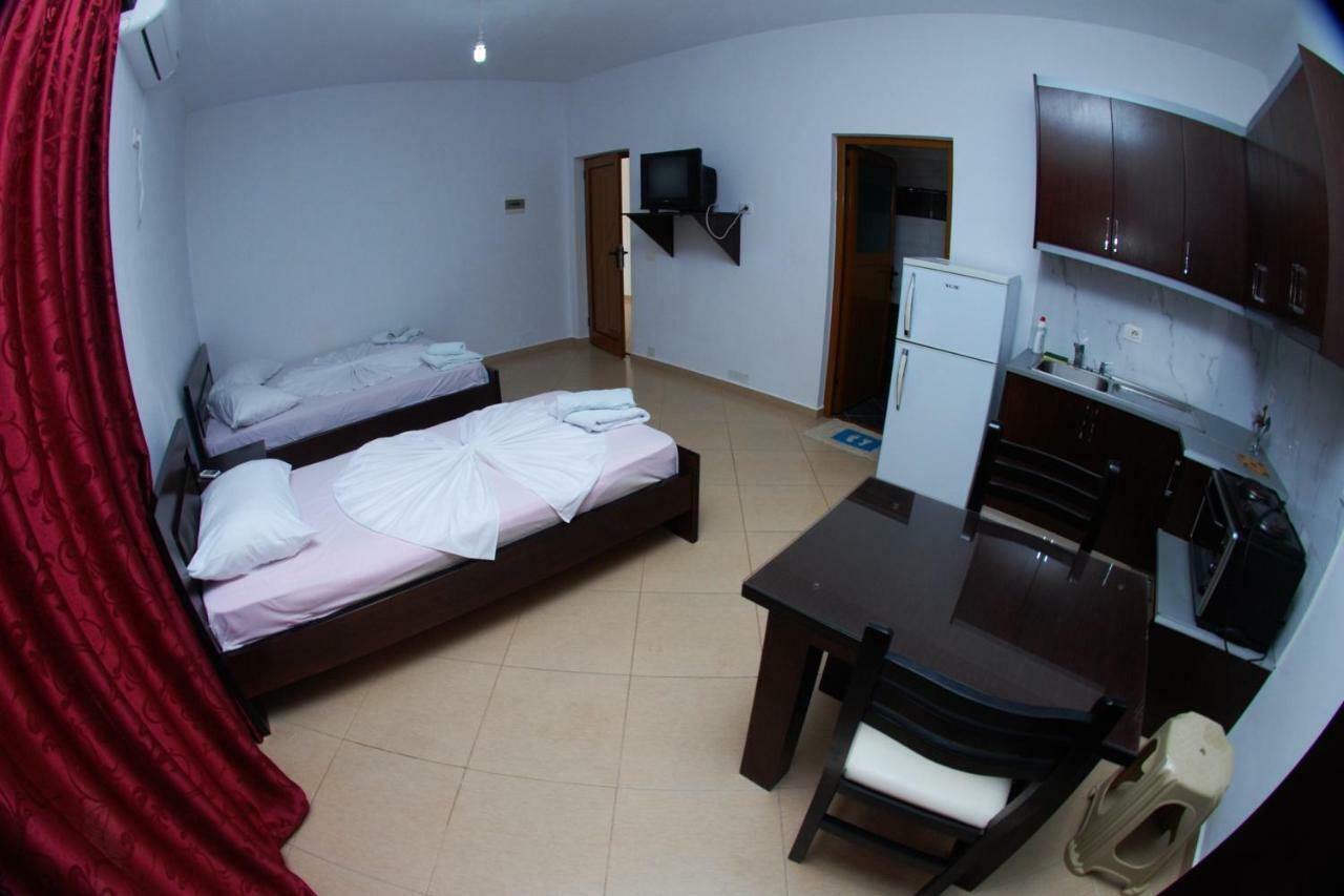 Vila Ronaldo Appartamento Ksamil Esterno foto