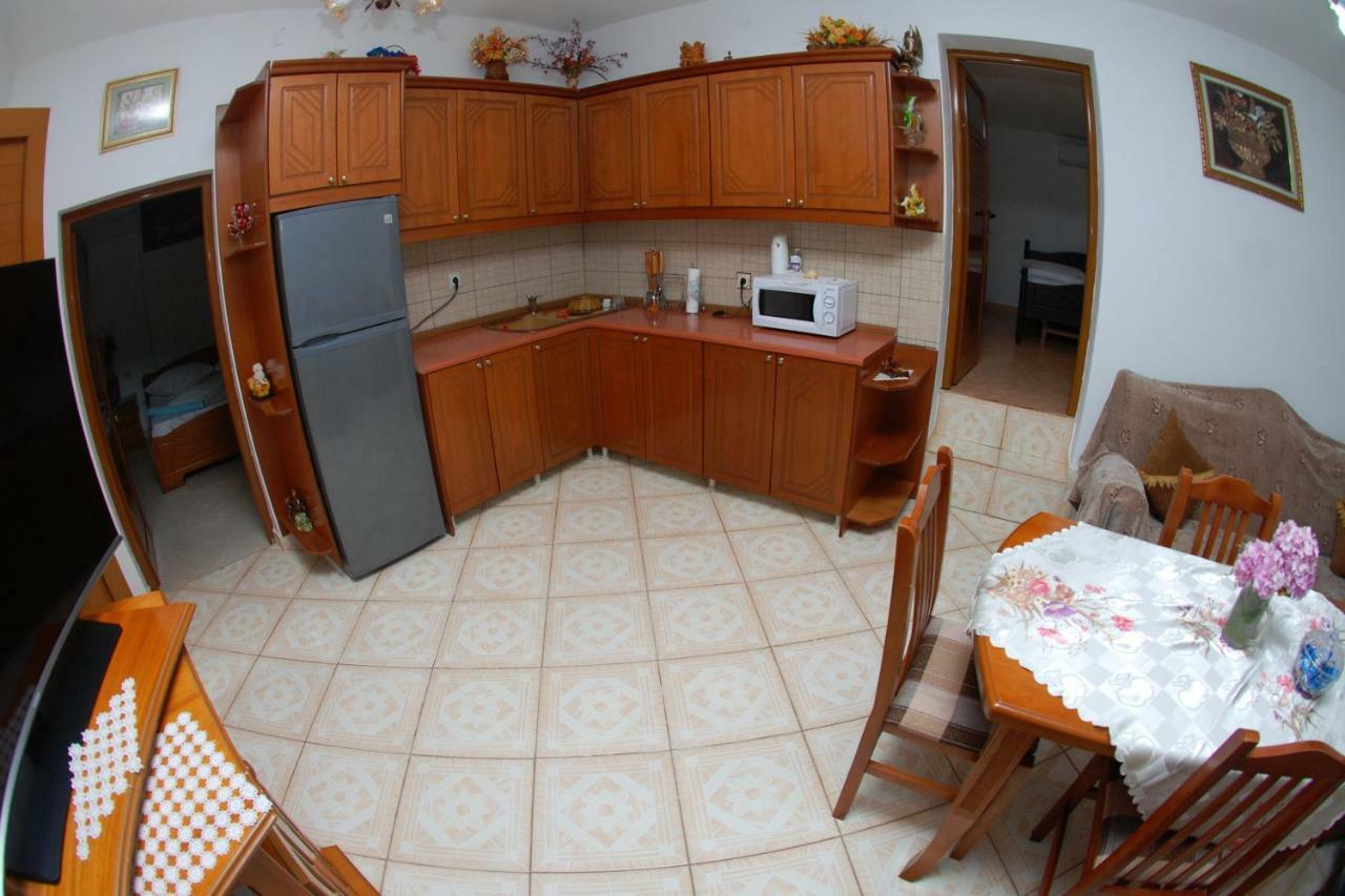 Vila Ronaldo Appartamento Ksamil Esterno foto