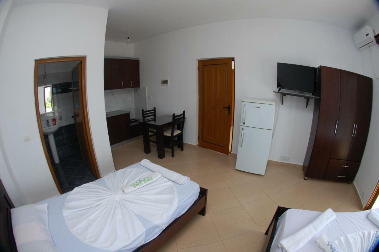 Vila Ronaldo Appartamento Ksamil Esterno foto
