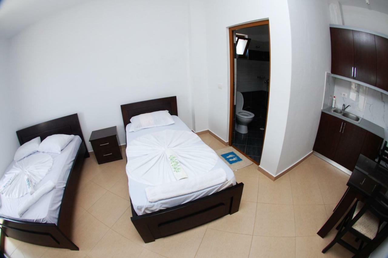 Vila Ronaldo Appartamento Ksamil Esterno foto