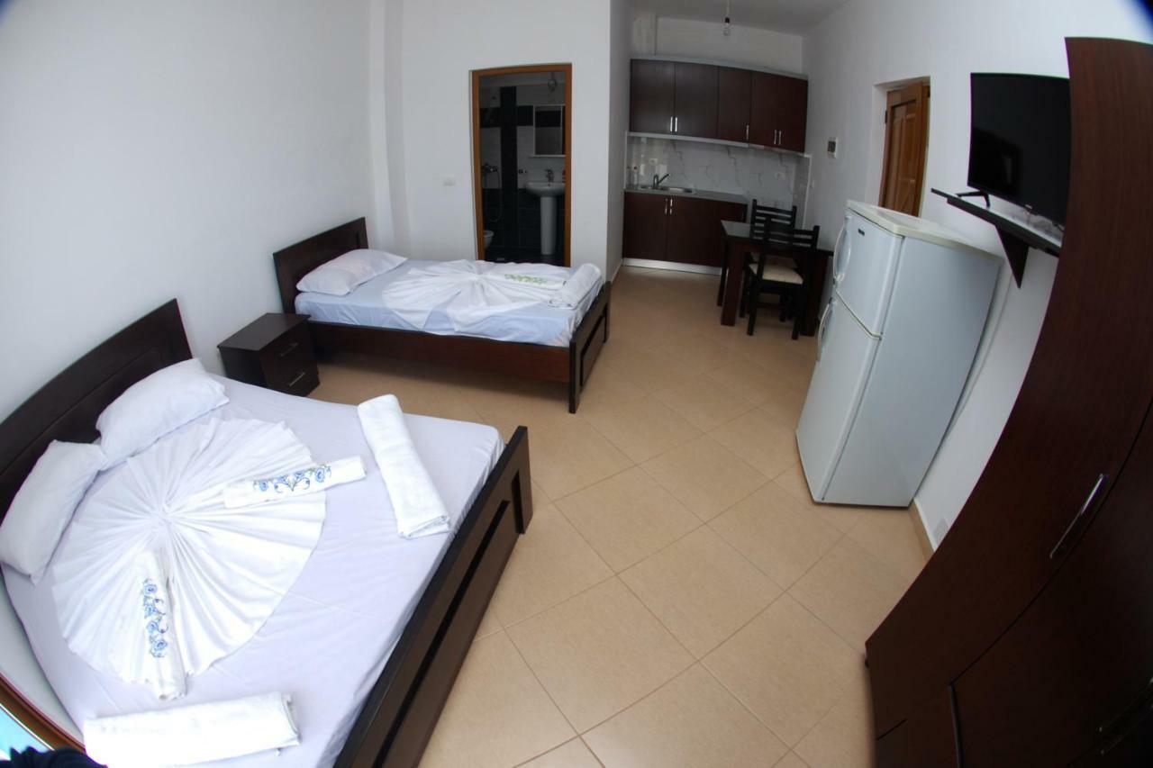 Vila Ronaldo Appartamento Ksamil Esterno foto