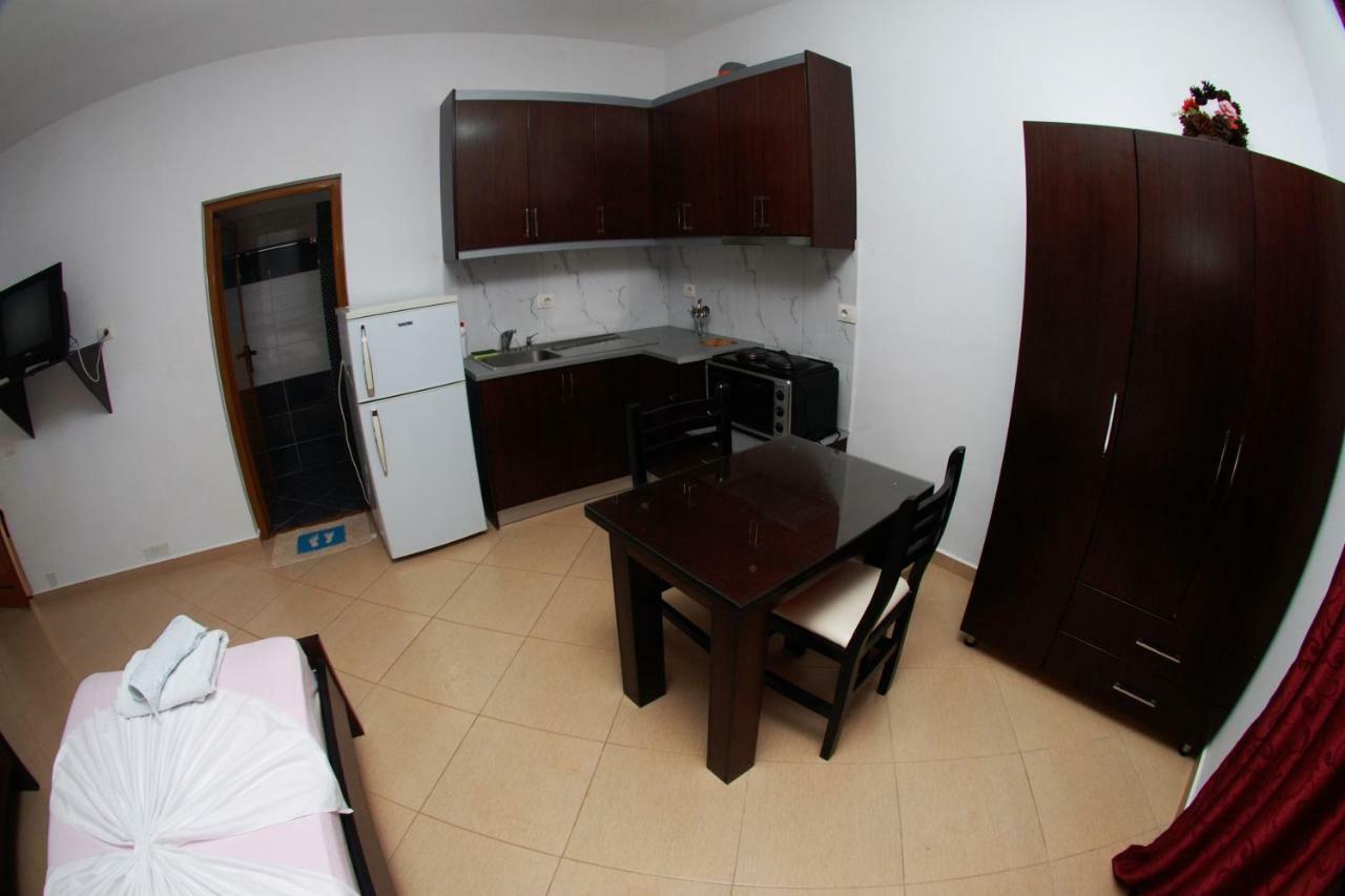 Vila Ronaldo Appartamento Ksamil Esterno foto