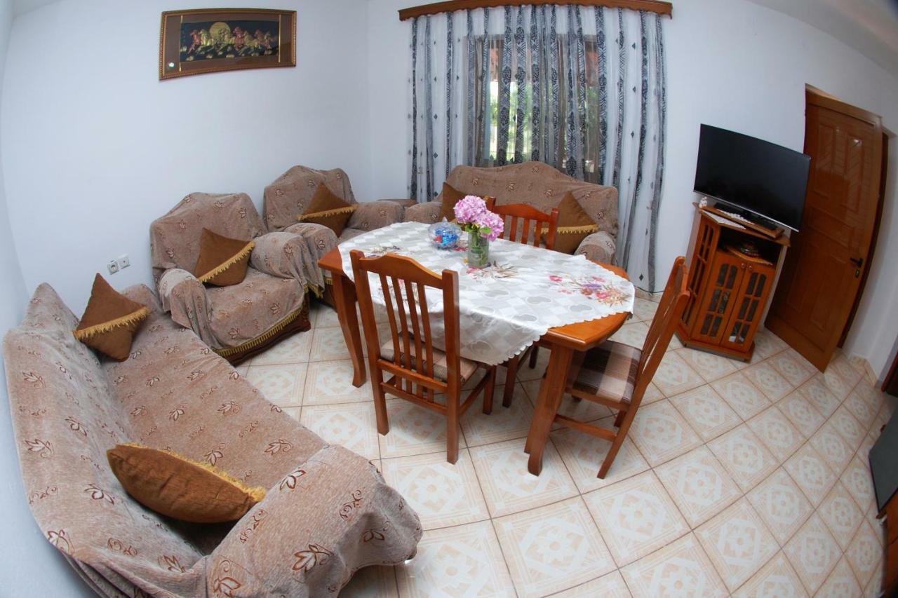 Vila Ronaldo Appartamento Ksamil Esterno foto